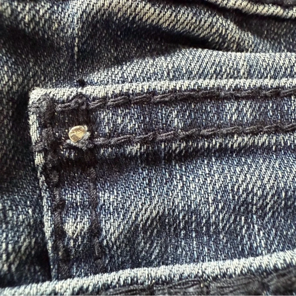 🌙 YMI JEANS Low-Rise Skinny Distressed Denim Size 3 👖 - Picture 12 of 14